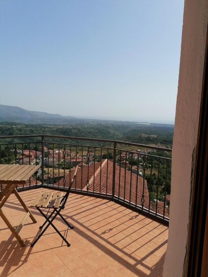 Bed and Breakfast La Rocca Dei Borboni Santa Domenica Talao Exterior foto